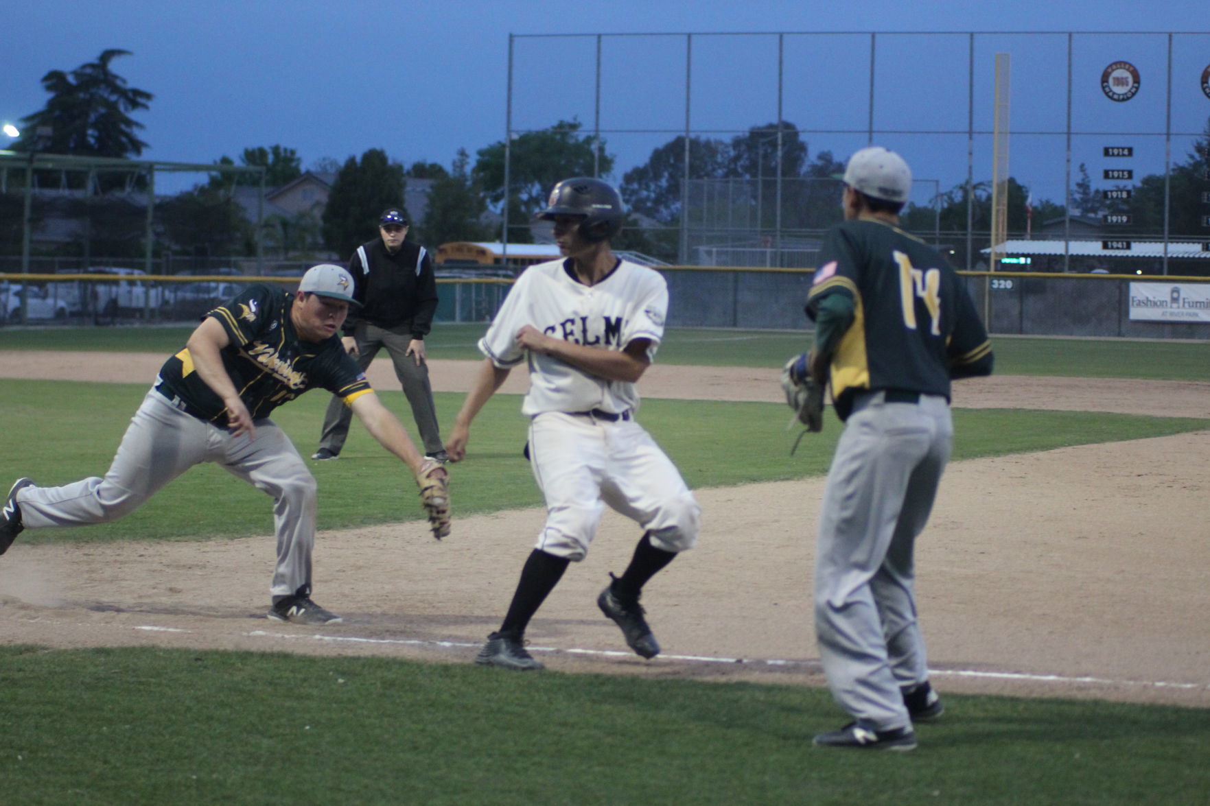 Selma vs Kingsburg baseball